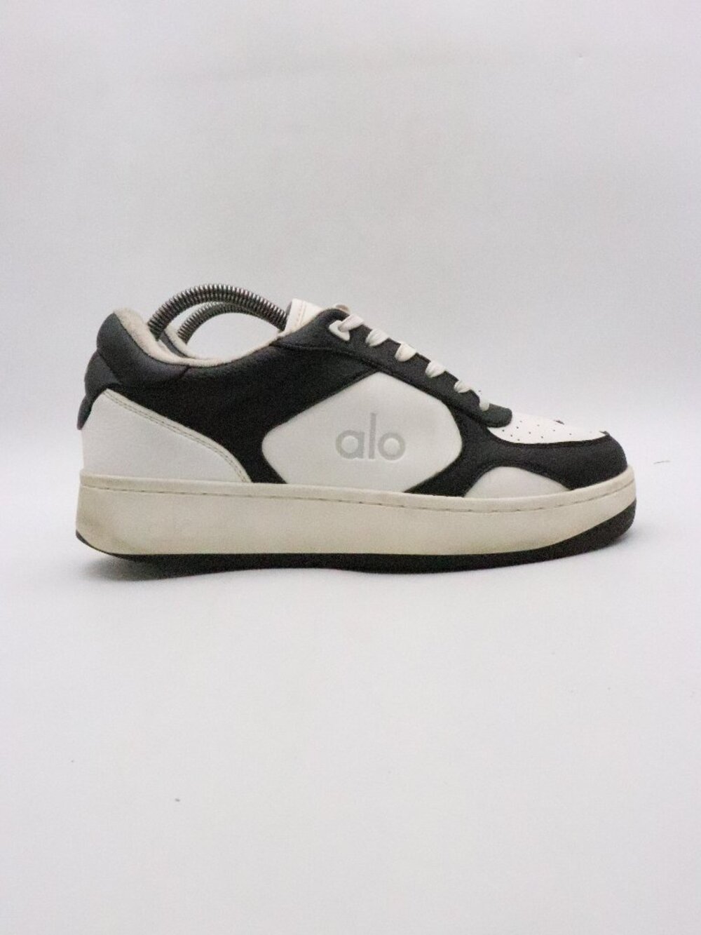 Alo Yoga Recovery Mode Black White Men's 8 Women's 9.5 Athletic Lace Up Sneakers